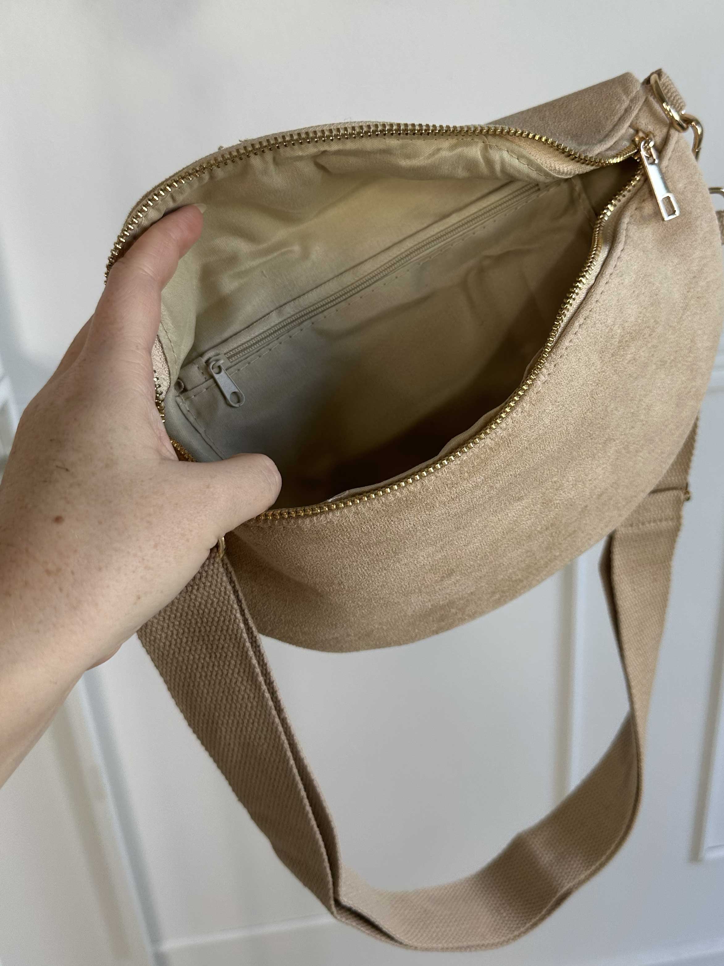 Belicia - Liten crossbody-väska i mockalook